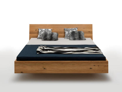 Zwevend eiken bed