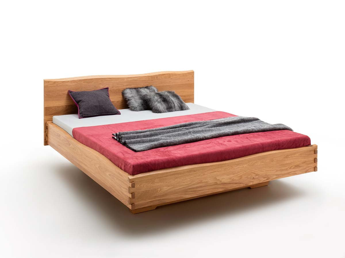Zwevend eiken bed